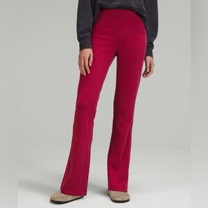 CCO Lululemon Brushed Softstreme Ribbed Zip Flared Pant in Pomegranate. Size 8